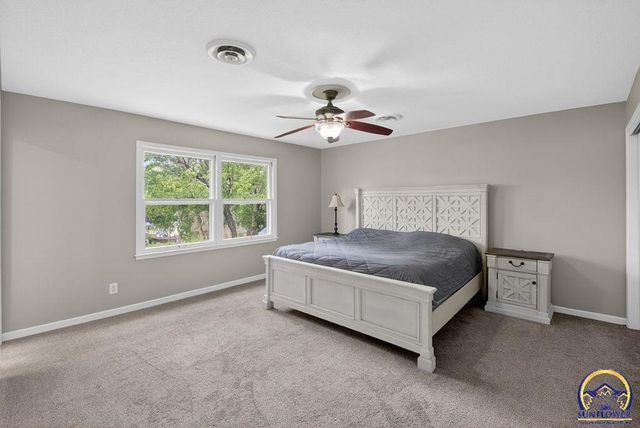 5838 SW 25th ST, Topeka, KS 66614