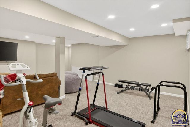 5838 SW 25th ST, Topeka, KS 66614