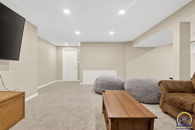 5838 SW 25th ST, Topeka, KS 66614