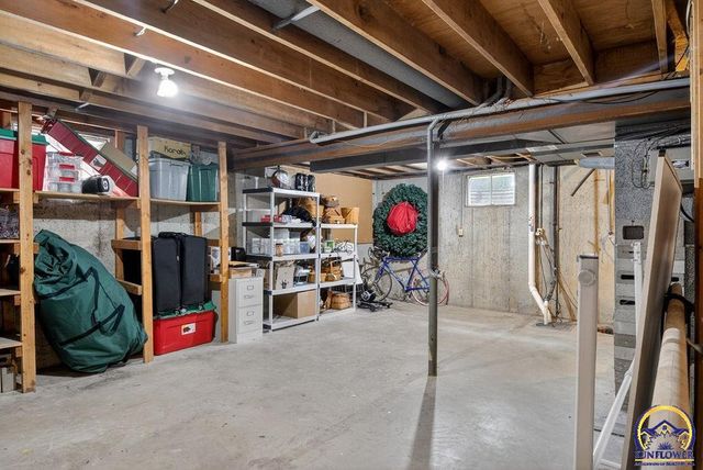 5838 SW 25th ST, Topeka, KS 66614