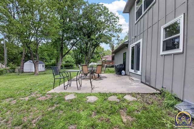 5838 SW 25th ST, Topeka, KS 66614