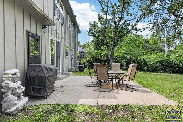 5838 SW 25th ST, Topeka, KS 66614