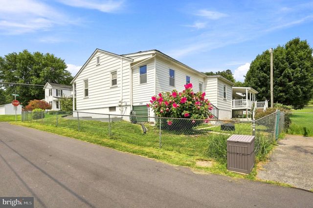 242 POLK ST, Harpers Ferry, WV 25425