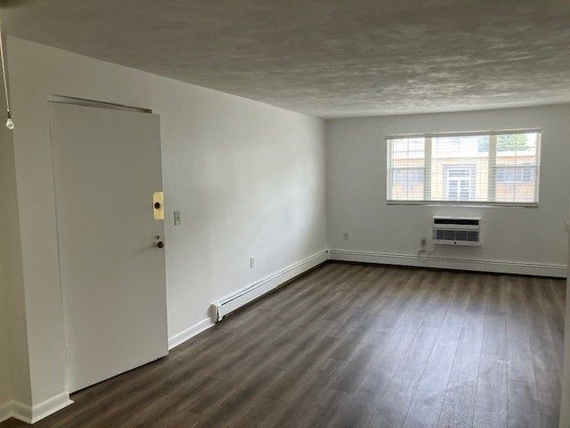 48 Bacon St 9, Waltham, MA 02451
