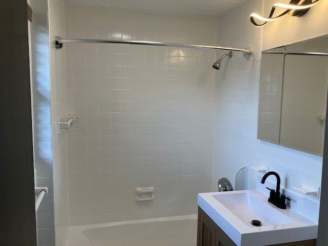 48 Bacon St 9, Waltham, MA 02451