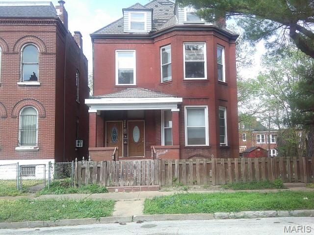 3237 Barrett Street, St Louis, MO 63107