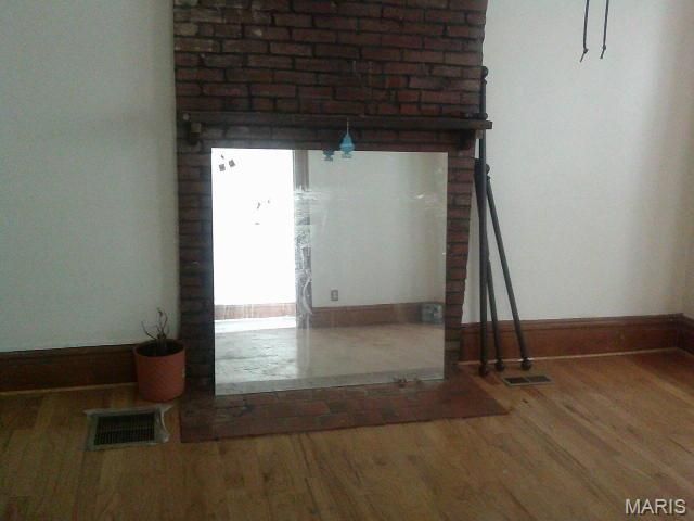 3237 Barrett Street, St Louis, MO 63107