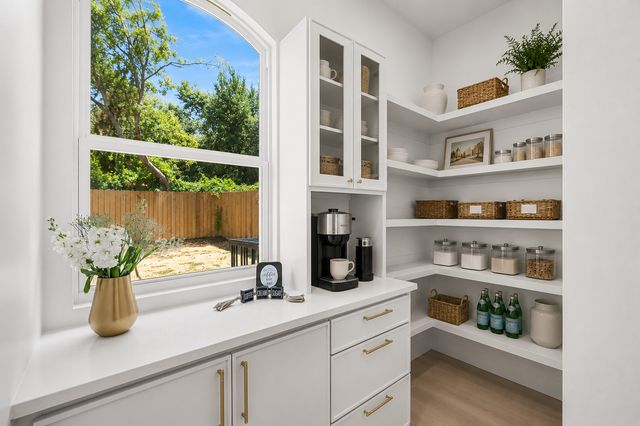 2806 Carter Street, Dallas, TX 75210