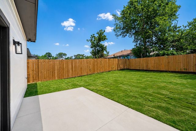2806 Carter Street, Dallas, TX 75210