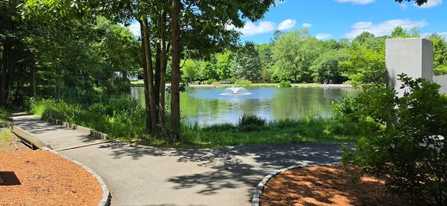 109 Green Hill Pkwy 2, Worcester, MA 01605