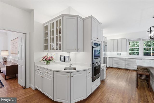 10693 ALLIWELLS CT, Oakton, VA 22124