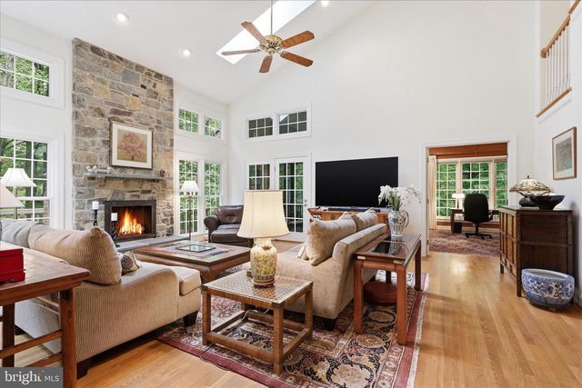 10693 ALLIWELLS CT, Oakton, VA 22124