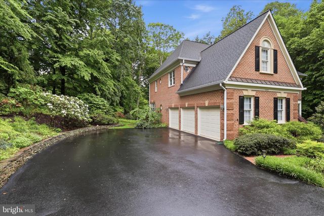 10693 ALLIWELLS CT, Oakton, VA 22124