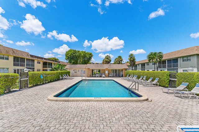 9855 Sandalfoot Boulevard 305, Boca Raton, FL 33428