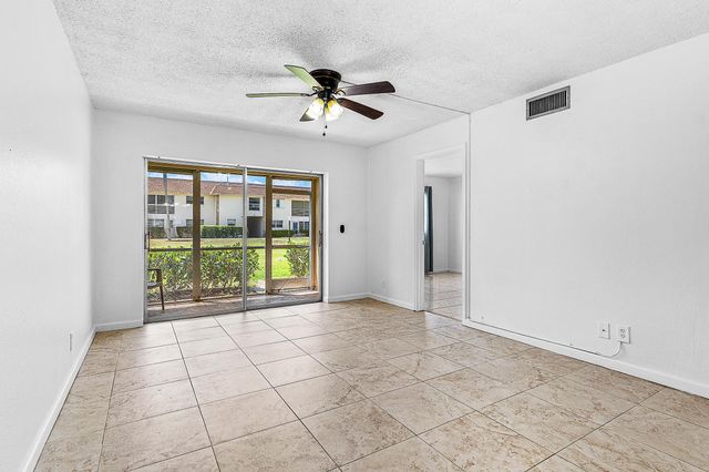 9855 Sandalfoot Boulevard 305, Boca Raton, FL 33428