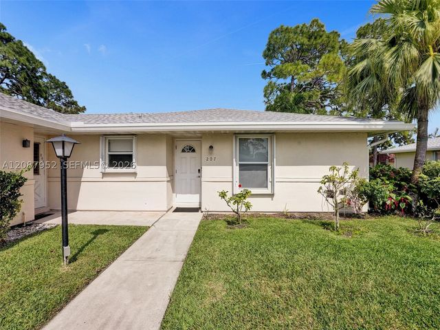 207 Cape Cod Cir 207, Lake Worth, FL 33467