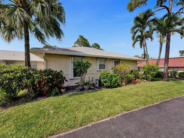 207 Cape Cod Cir 207, Lake Worth, FL 33467