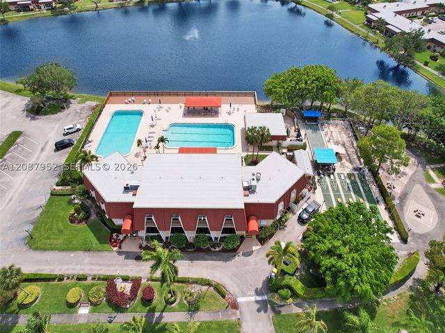 207 Cape Cod Cir 207, Lake Worth, FL 33467