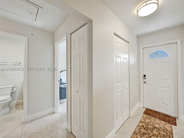 207 Cape Cod Cir 207, Lake Worth, FL 33467