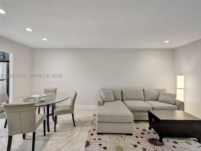 207 Cape Cod Cir 207, Lake Worth, FL 33467