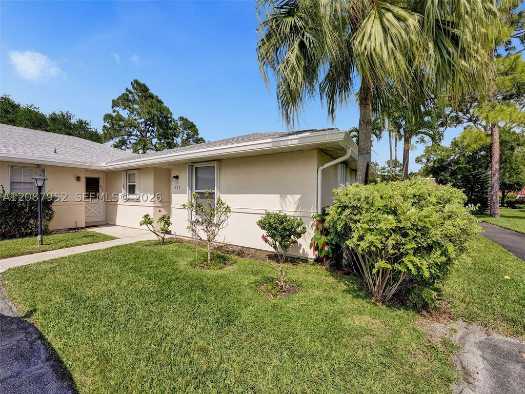 207 Cape Cod Cir 207, Lake Worth, FL 33467