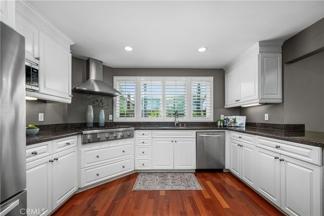 3261 Lilly Avenue, Long Beach, CA 90808