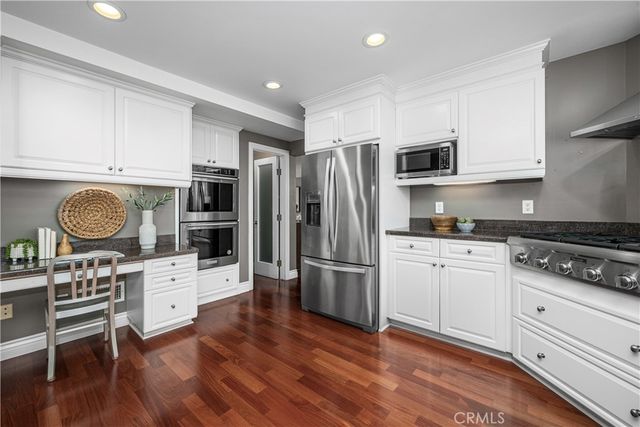 3261 Lilly Avenue, Long Beach, CA 90808