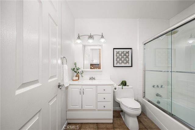 3261 Lilly Avenue, Long Beach, CA 90808