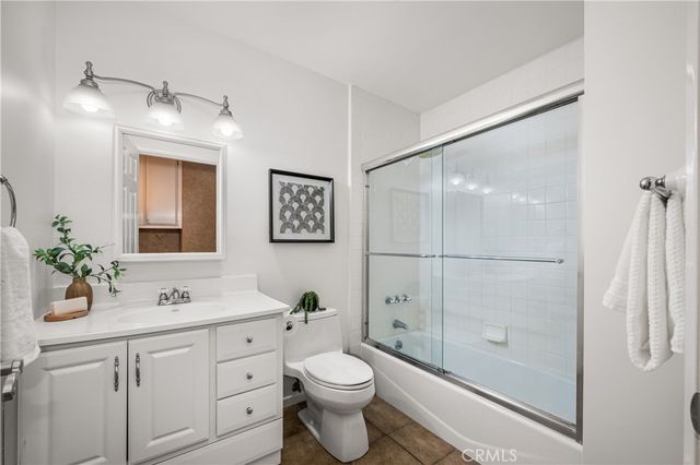 3261 Lilly Avenue, Long Beach, CA 90808