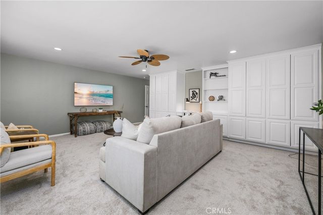 3261 Lilly Avenue, Long Beach, CA 90808