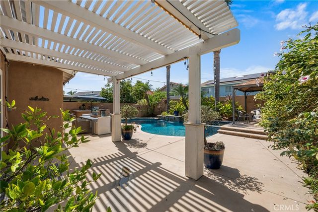 3261 Lilly Avenue, Long Beach, CA 90808