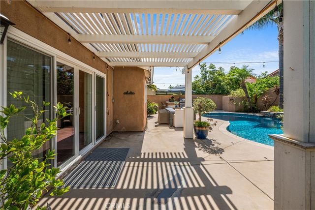 3261 Lilly Avenue, Long Beach, CA 90808