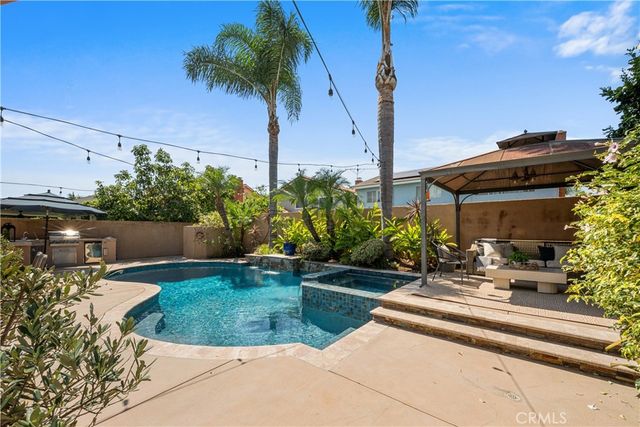 3261 Lilly Avenue, Long Beach, CA 90808