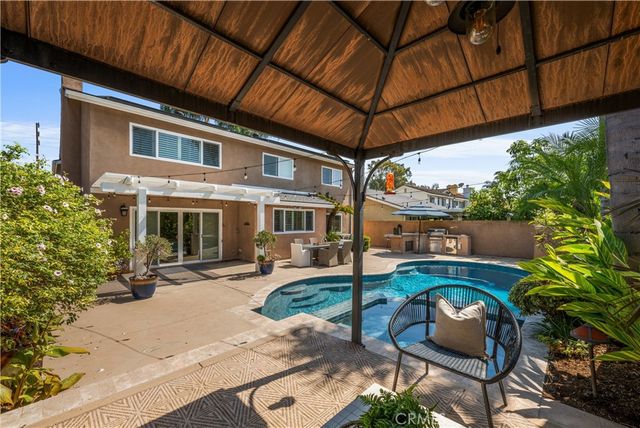 3261 Lilly Avenue, Long Beach, CA 90808