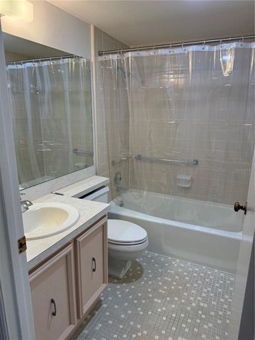 110 N TREMAIN ST 105, Mount Dora, FL 32757