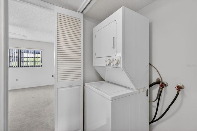 110 N TREMAIN ST 105, Mount Dora, FL 32757