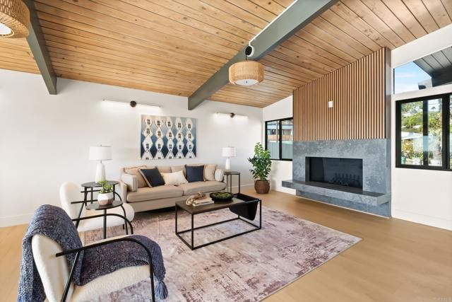 4821 Viane Way, San Diego, CA 92110