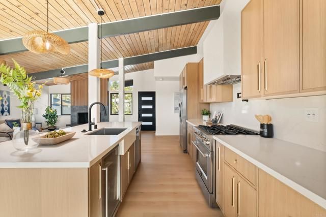 4821 Viane Way, San Diego, CA 92110