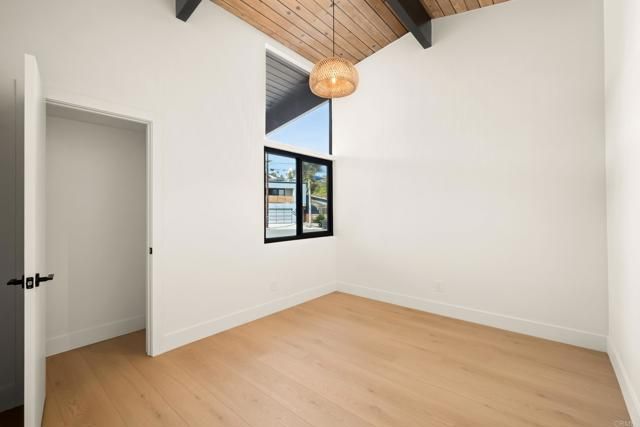 4821 Viane Way, San Diego, CA 92110