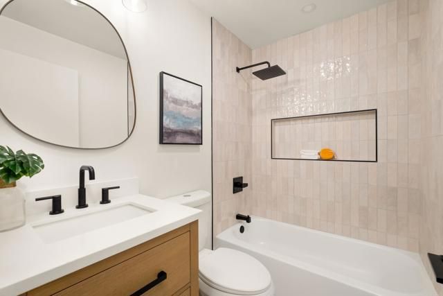 4821 Viane Way, San Diego, CA 92110