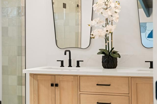 4821 Viane Way, San Diego, CA 92110