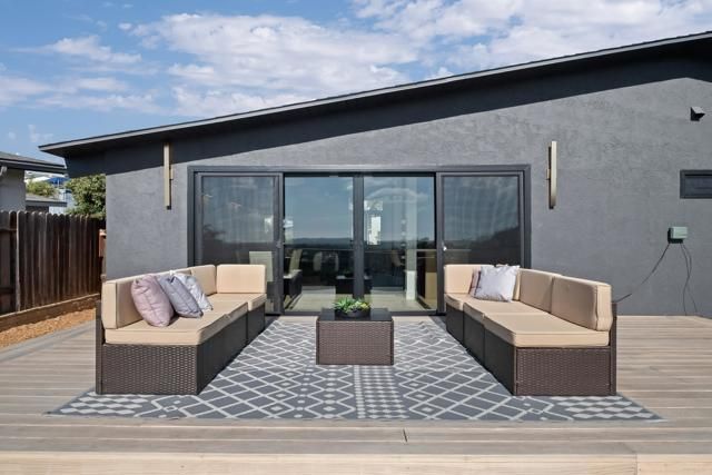 4821 Viane Way, San Diego, CA 92110