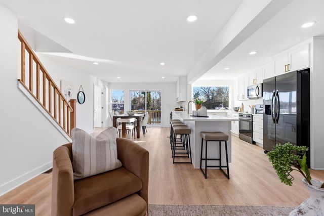 42 JOHNSON RD, Pasadena, MD 21122