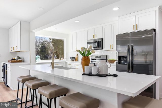 42 JOHNSON RD, Pasadena, MD 21122