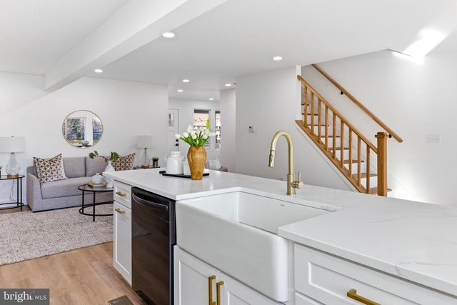 42 JOHNSON RD, Pasadena, MD 21122