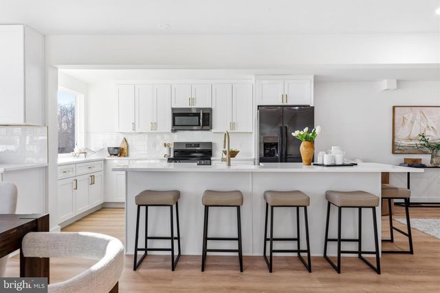 42 JOHNSON RD, Pasadena, MD 21122