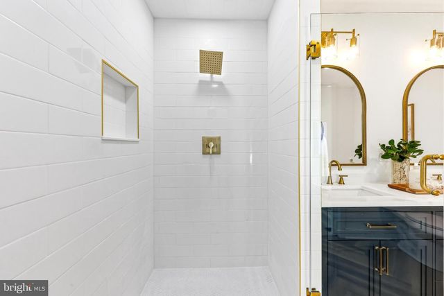 42 JOHNSON RD, Pasadena, MD 21122