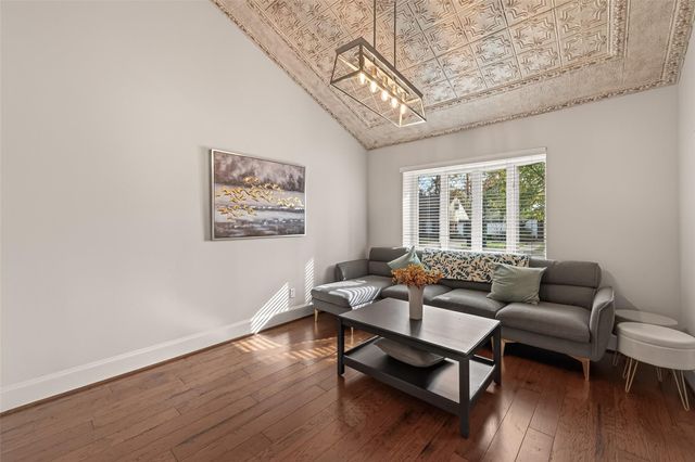 206 Briar Hill Drive, Houston, TX 77042