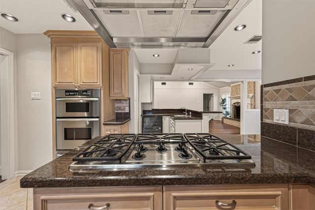 206 Briar Hill Drive, Houston, TX 77042