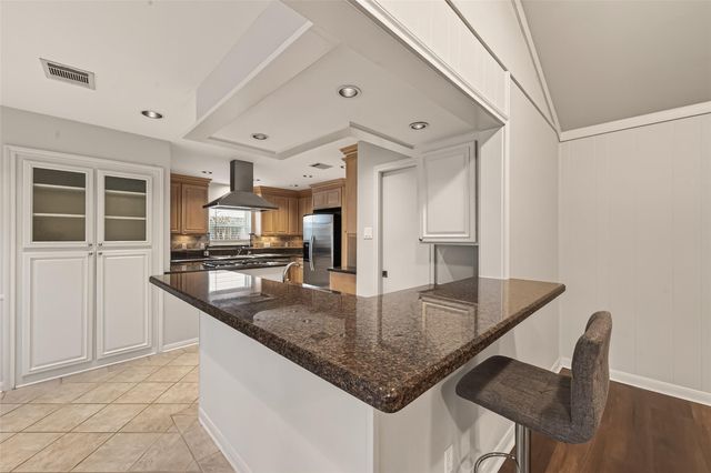 206 Briar Hill Drive, Houston, TX 77042